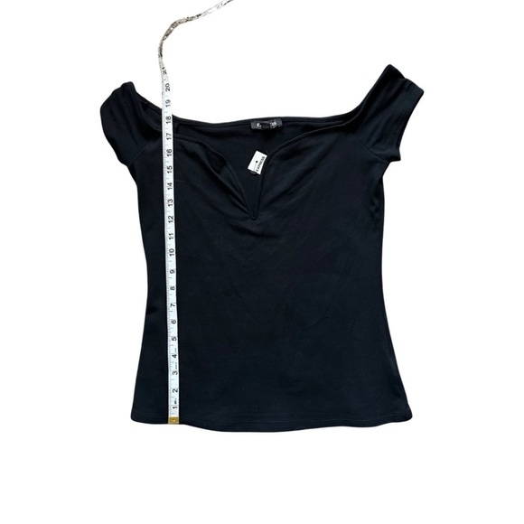 EXPRESS Off-Shoulder Top PETITE - Picture 8 of 11